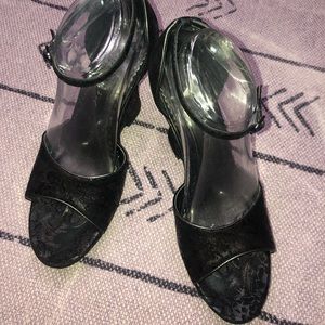 Chilis strappy platform wedges black size 8.5